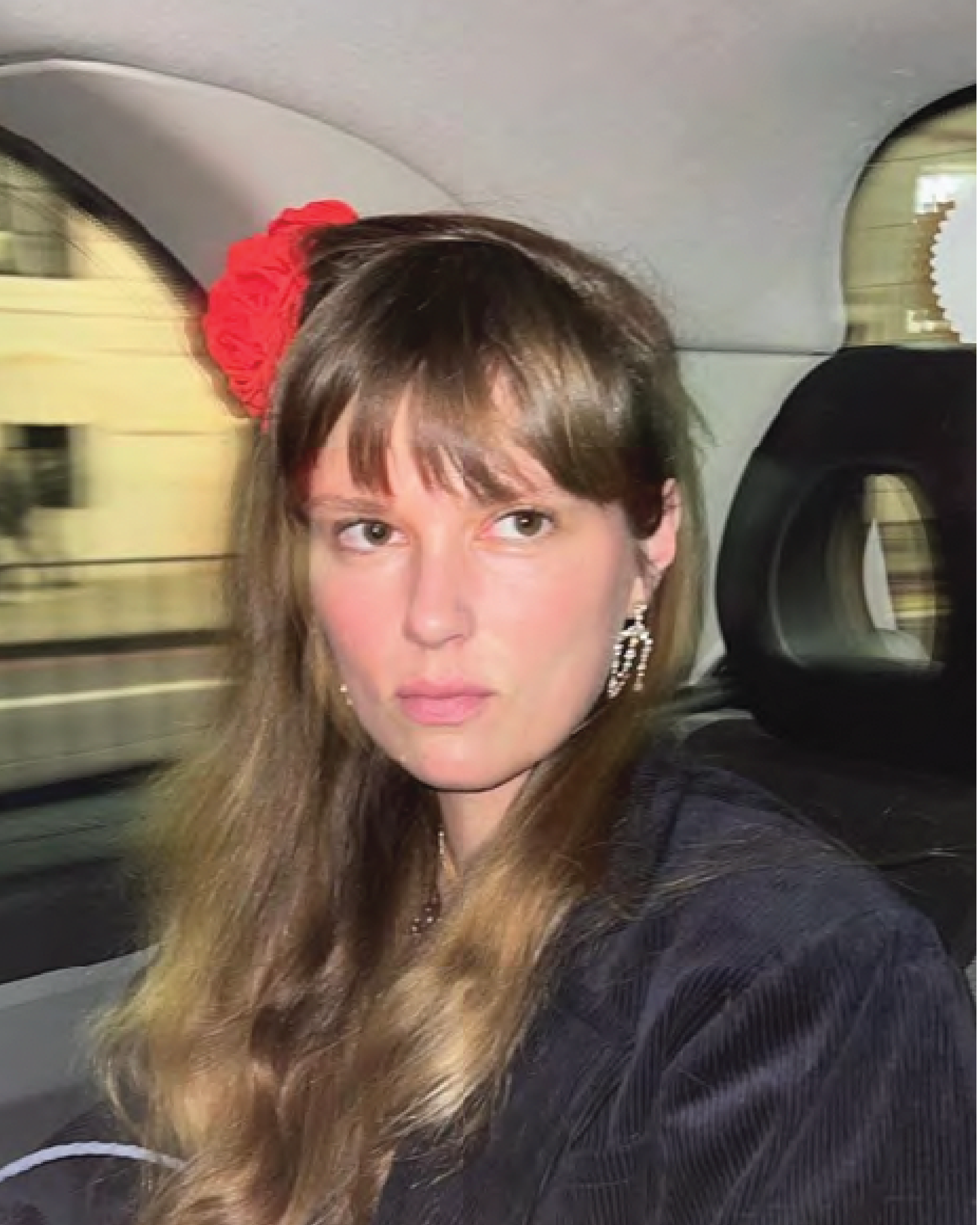 Caroline Bille Brahe is wearing the Jardin de Coeur diamond earrings.