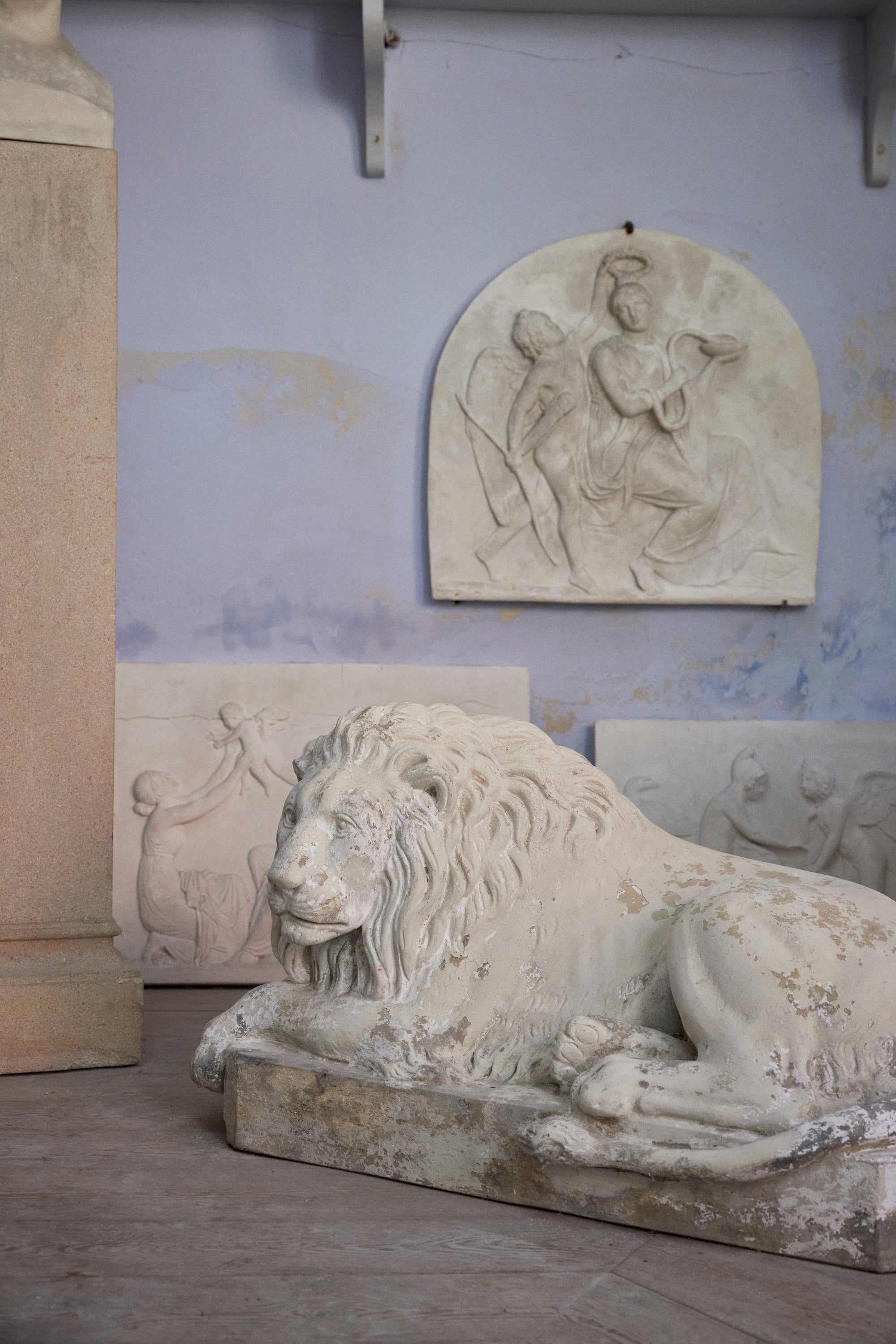 Sculpture of a lion by Thorvaldsen.