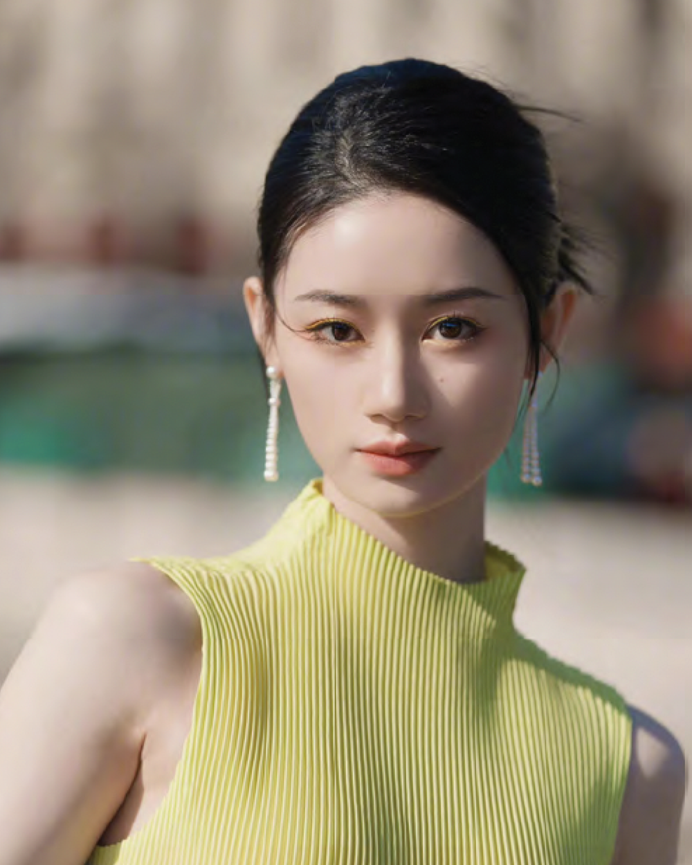 Guo Xiaoting wearing the Opera freshwater pearl earrings. 